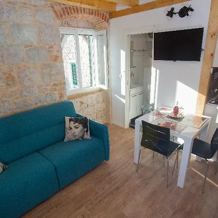 Apartment Pjaceta Split