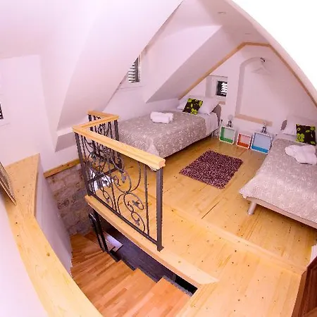 Apartment Pjaceta