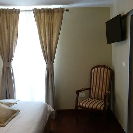 Apartment Pjaceta *